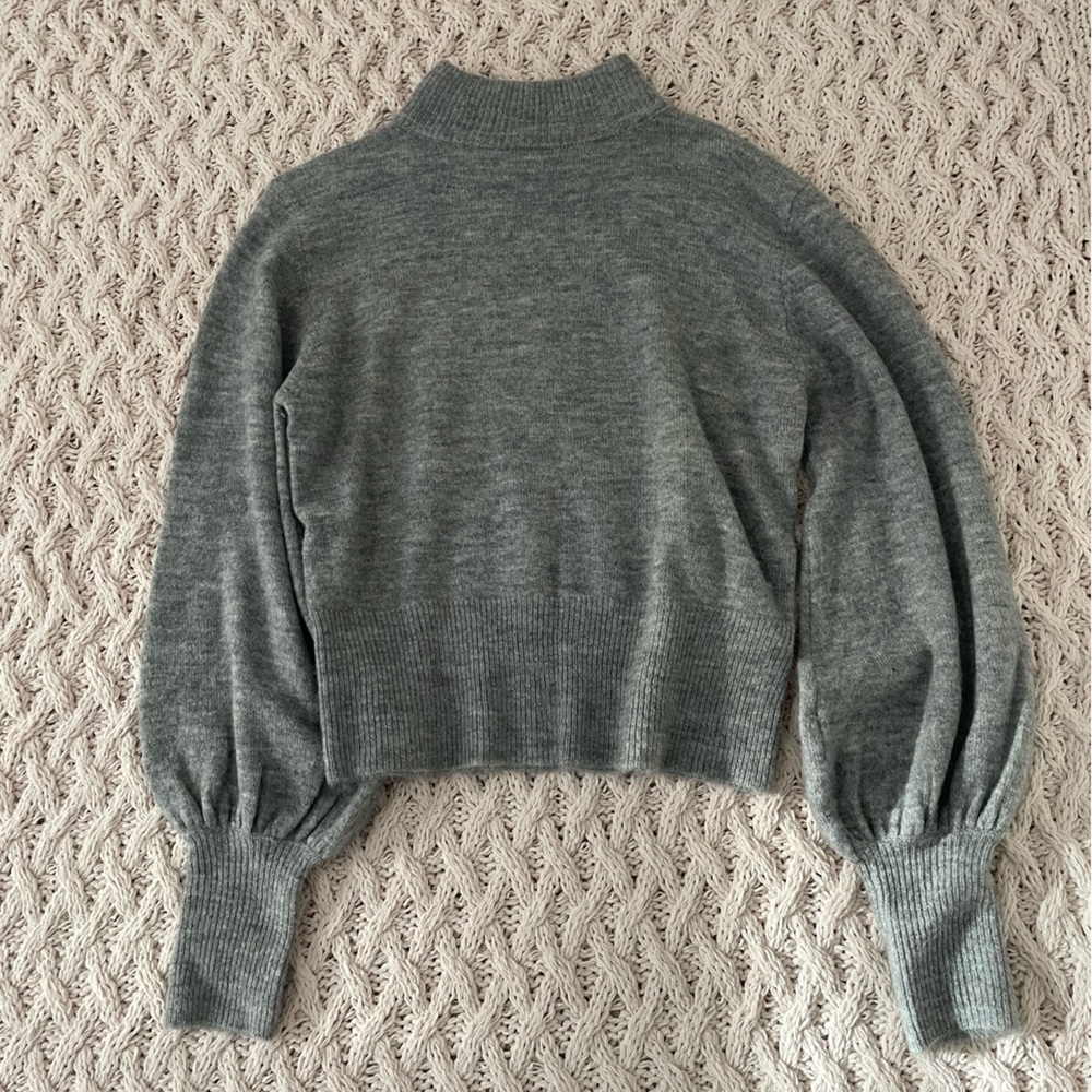 Gray Puff Sleeve Mock Neck Cropped Sweater - Picture 2 of 4